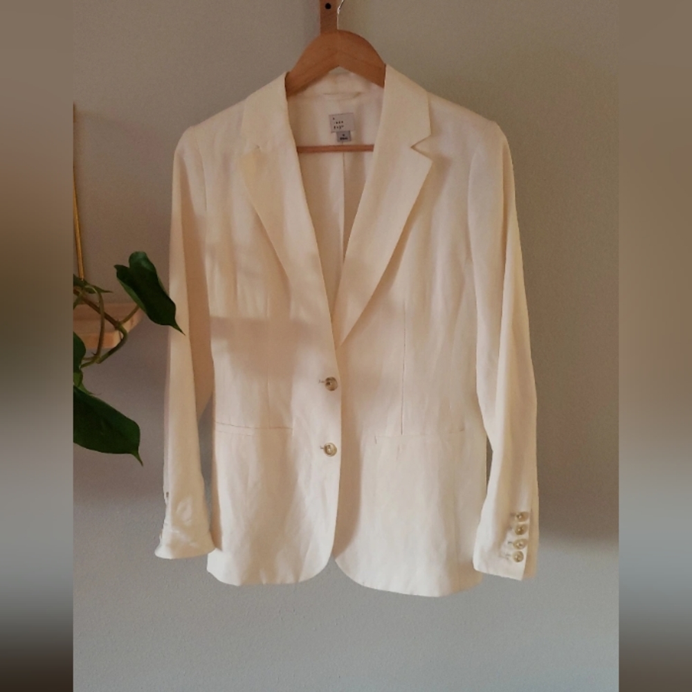 Large cream tapered blazer, Worn once, Size 8